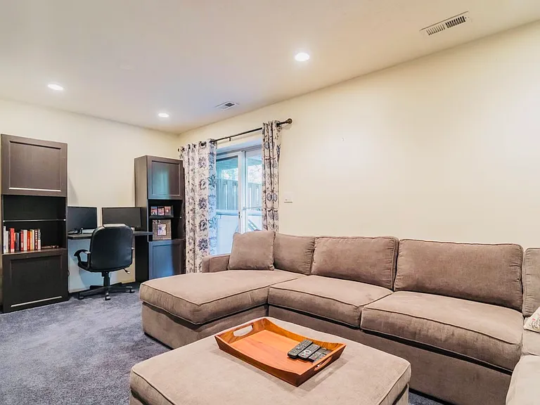 1731 Jones Falls Ct — Photo 16