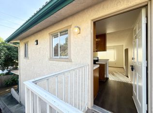 695 Hillside Ter APT 9, Vista, CA 92084