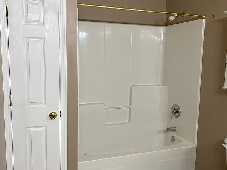 115 Woodmere Dr — Photo 11