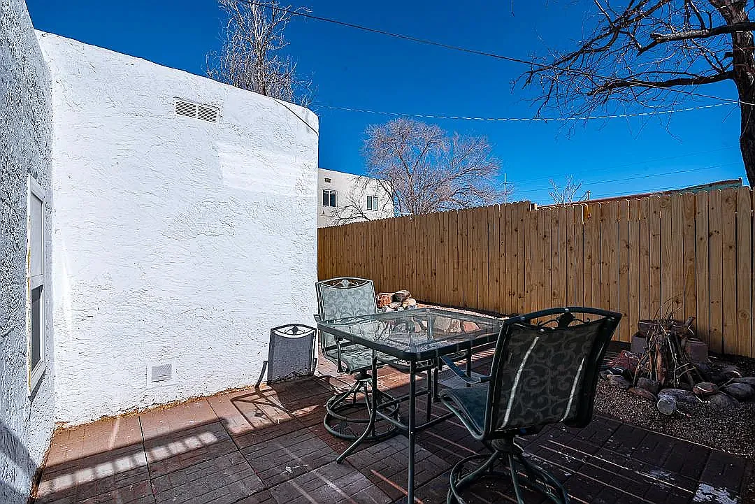 2 bed, 850 sqft, $2,400 — Photo 4