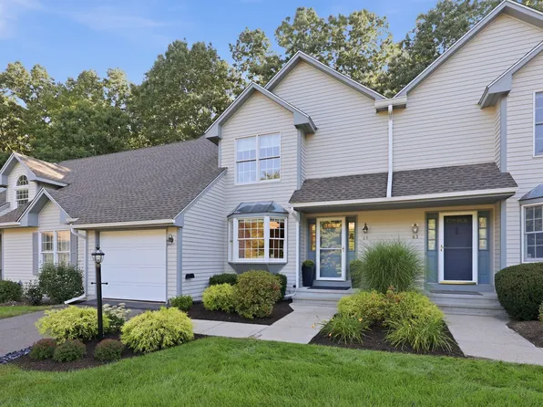 61 Dartmoor #61, Enfield, CT 06082