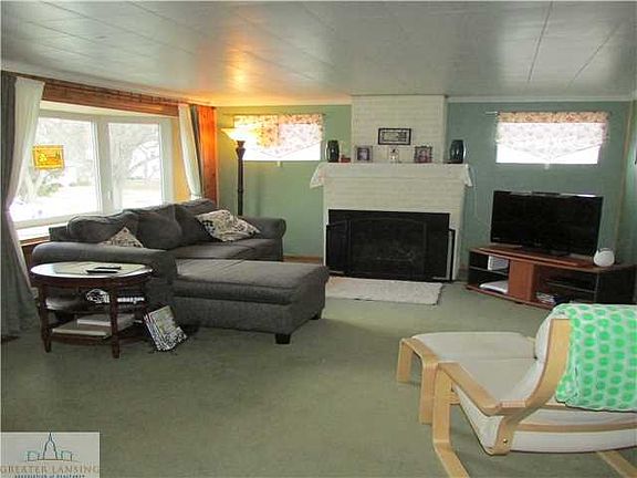 5th image of 1642 E Greencrest Ave