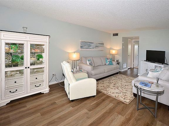 4th image of 24 Vista Gardens Trl APT 105