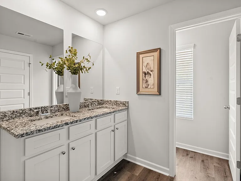 1015 Harden Dr NW — Photo 8