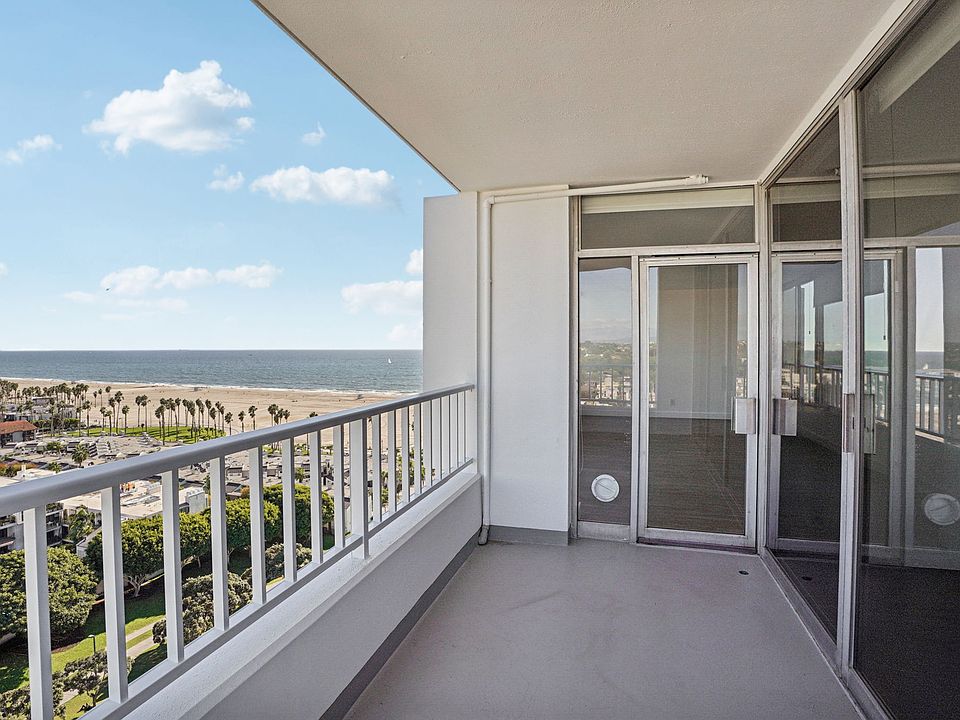 Apartments with unobstructed ocean views