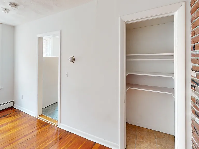 34 Charter St #5A — Photo 8