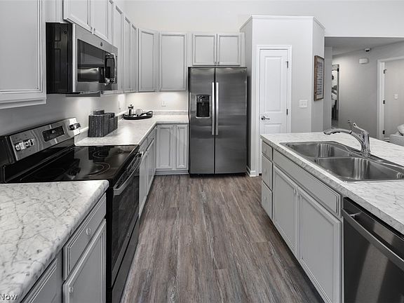 5th image of 1742 McKinley Ln