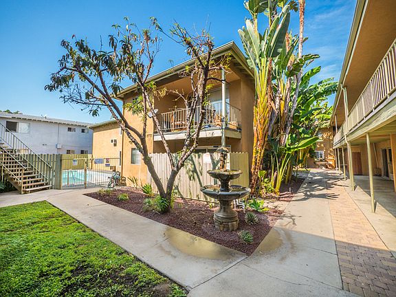 4th image of 20353.5 Saticoy St #16