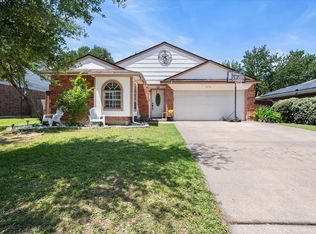 6716 Copperwood Ct, Arlington, TX 76001