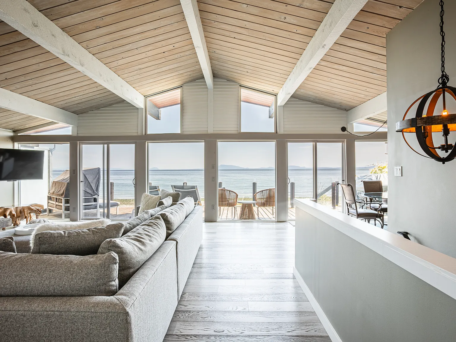 The Coastal Cottage - Seasonal Rental — Photo 1