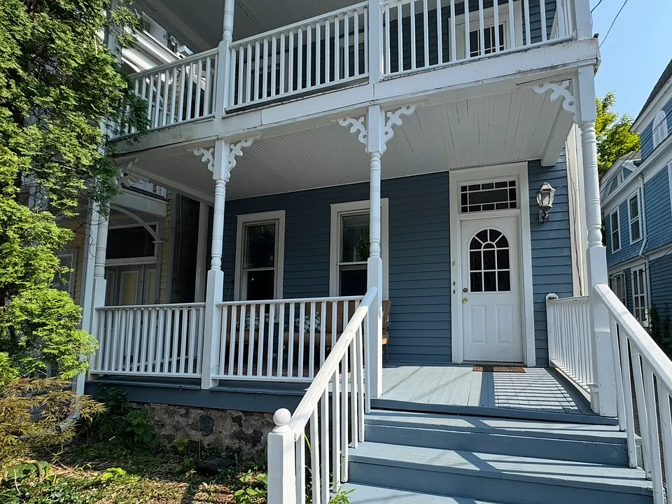 397 Main St #3