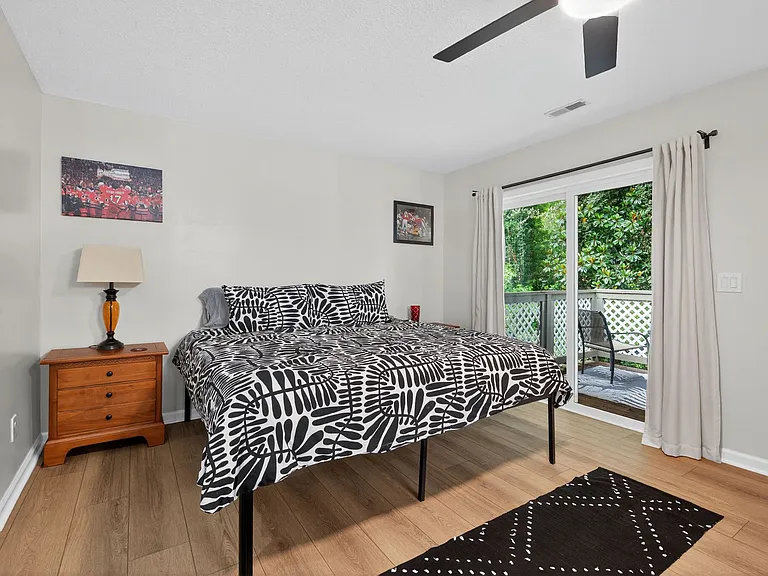 604 Broad Leaf Cir — Photo 29