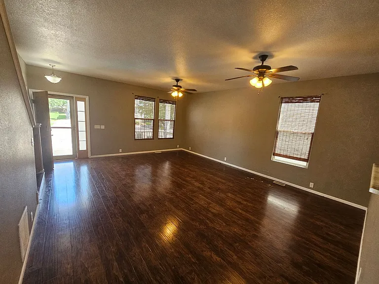 2717 Tumblewood Grv — Photo 7