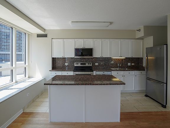 3rd image of 512 N McClurg Ct APT 607