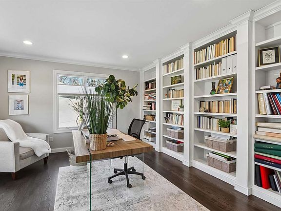 5th image of 70 Larkspur Ct