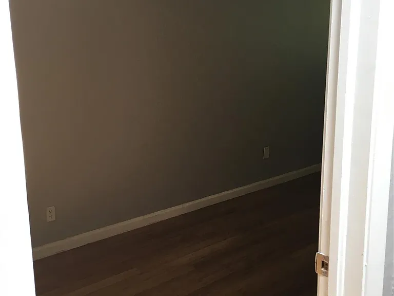404 Hawthorne St #1 — Photo 10