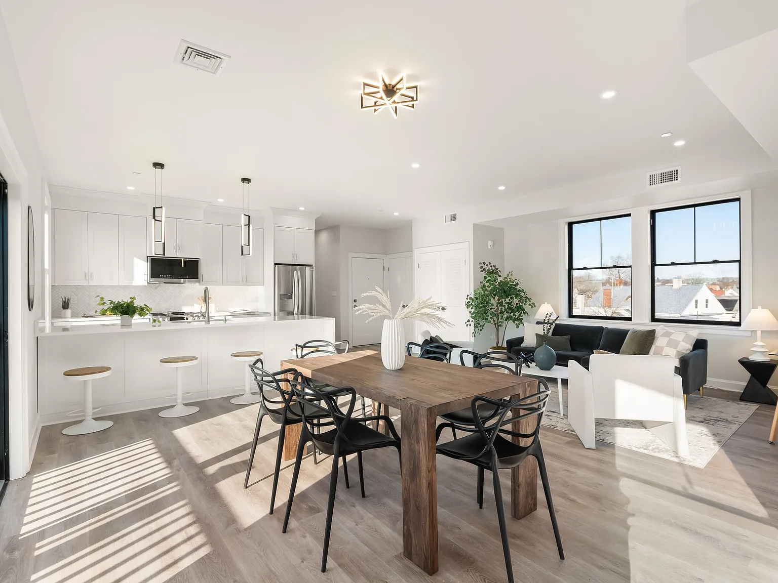 2 bed, 1120 sqft, $3,800 — Photo 1