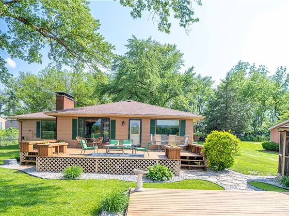 3807 SW Christie Ter, Saint Joseph, MO 64504