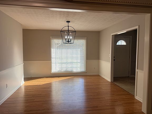 3rd image of 3823 Chris Dr