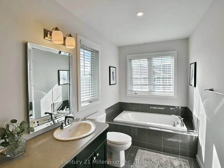 349 Yellow Birch Cres — Photo 33
