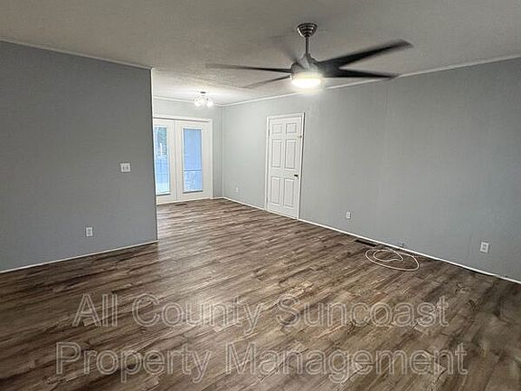 5th image of 208 NE Rowena St