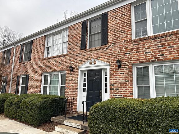 2nd image of 2527 Hydraulic Rd APT 9
