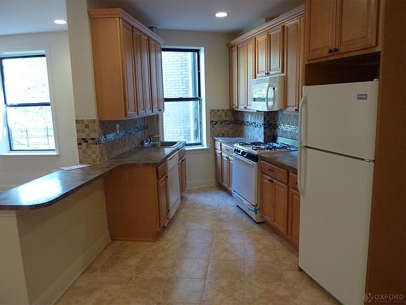 3rd image of 635 E 21st St APT 33