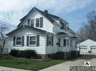 856-858 E 216th St, Cleveland, OH