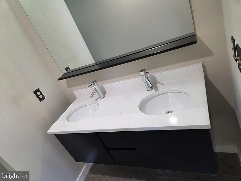 1733 Cy Ct — Photo 25