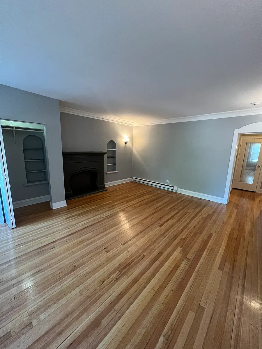 Building Photo - 8346 S Maryland Ave #3
