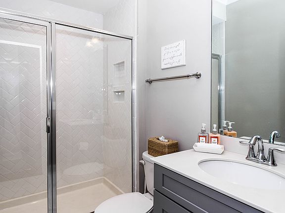 Downstairs full bath