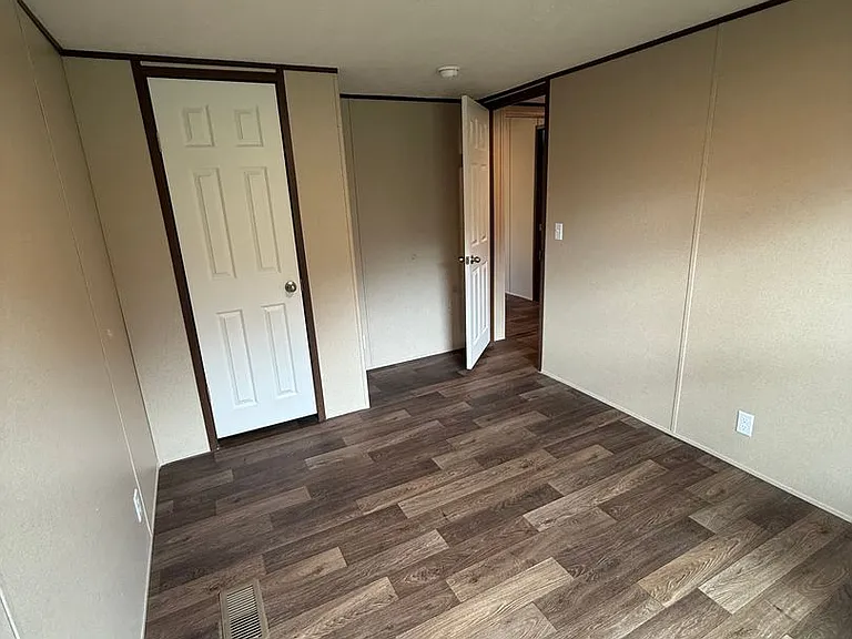 4246 La Salle Ave — Photo 11