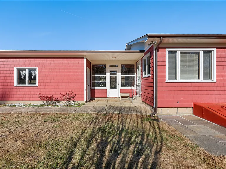 67 Barclay Dr — Photo 31