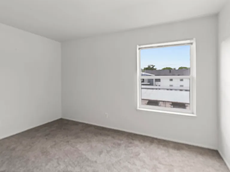 2 BR 1 ¼ Ba Photos