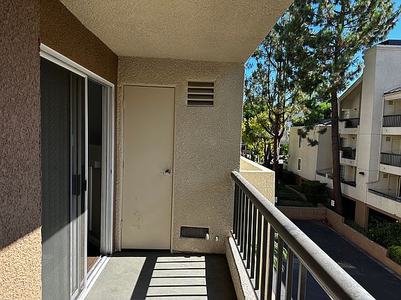 5th image of 21450 Burbank Blvd APT 201