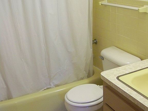 2nd image of 8843 S Oak Park Dr APT 20