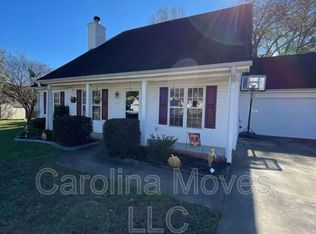 22 Acklen Dr, Simpsonville, SC 29681