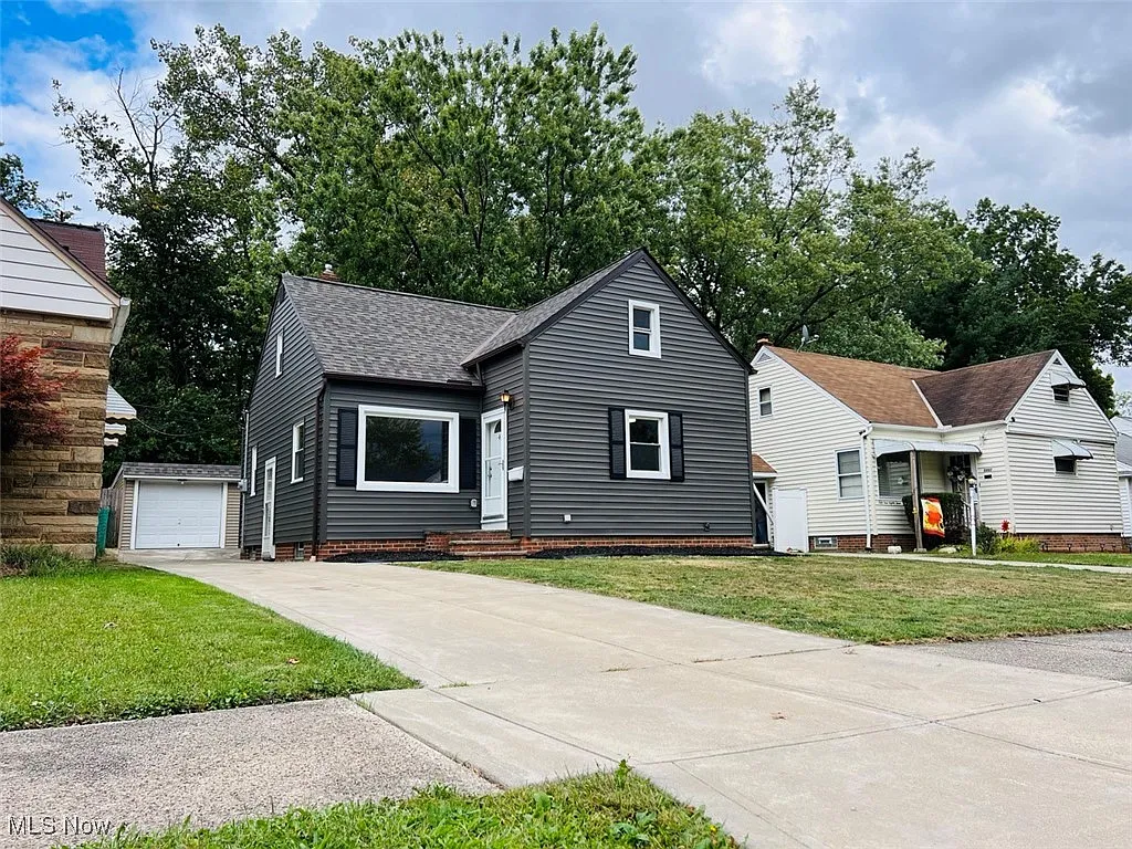 5479 Oakwood Ave photo 1