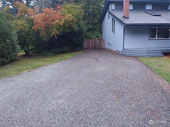 3rd image of 338 Lakeside Drive