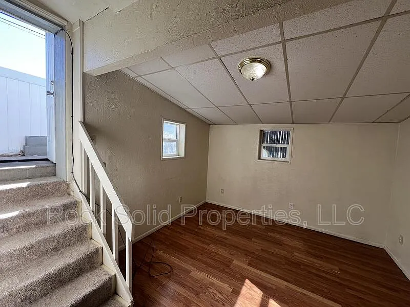 2 bed, 1.0 bath, 790 sqft, $895 — Photo 2