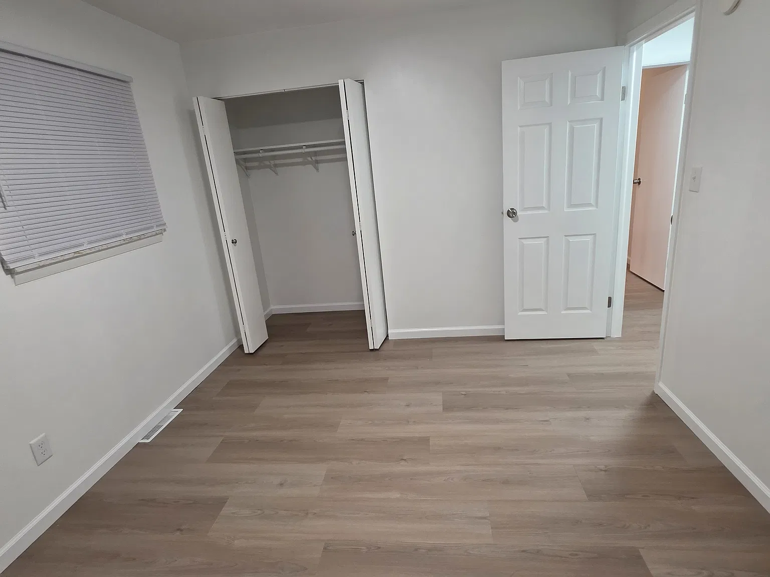 2 bed, 950 sqft, $1,650 — Photo 2