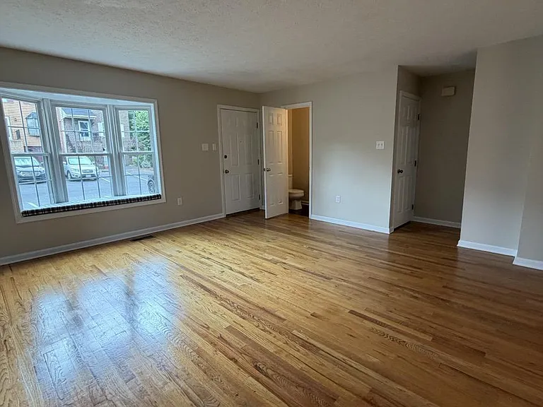 218 Tudor Dr — Photo 16