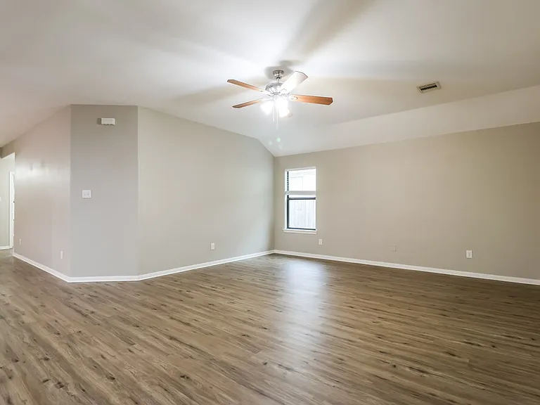 2815 Lexington Park Dr — Photo 5