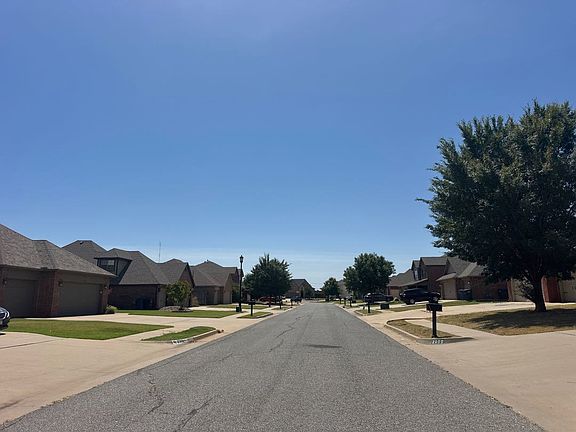 5th image of 2909 Marigold Ln