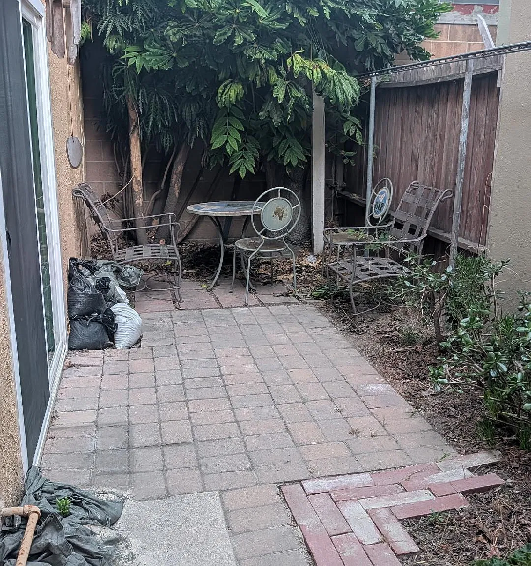 2408 E 4th St — Photo 3
