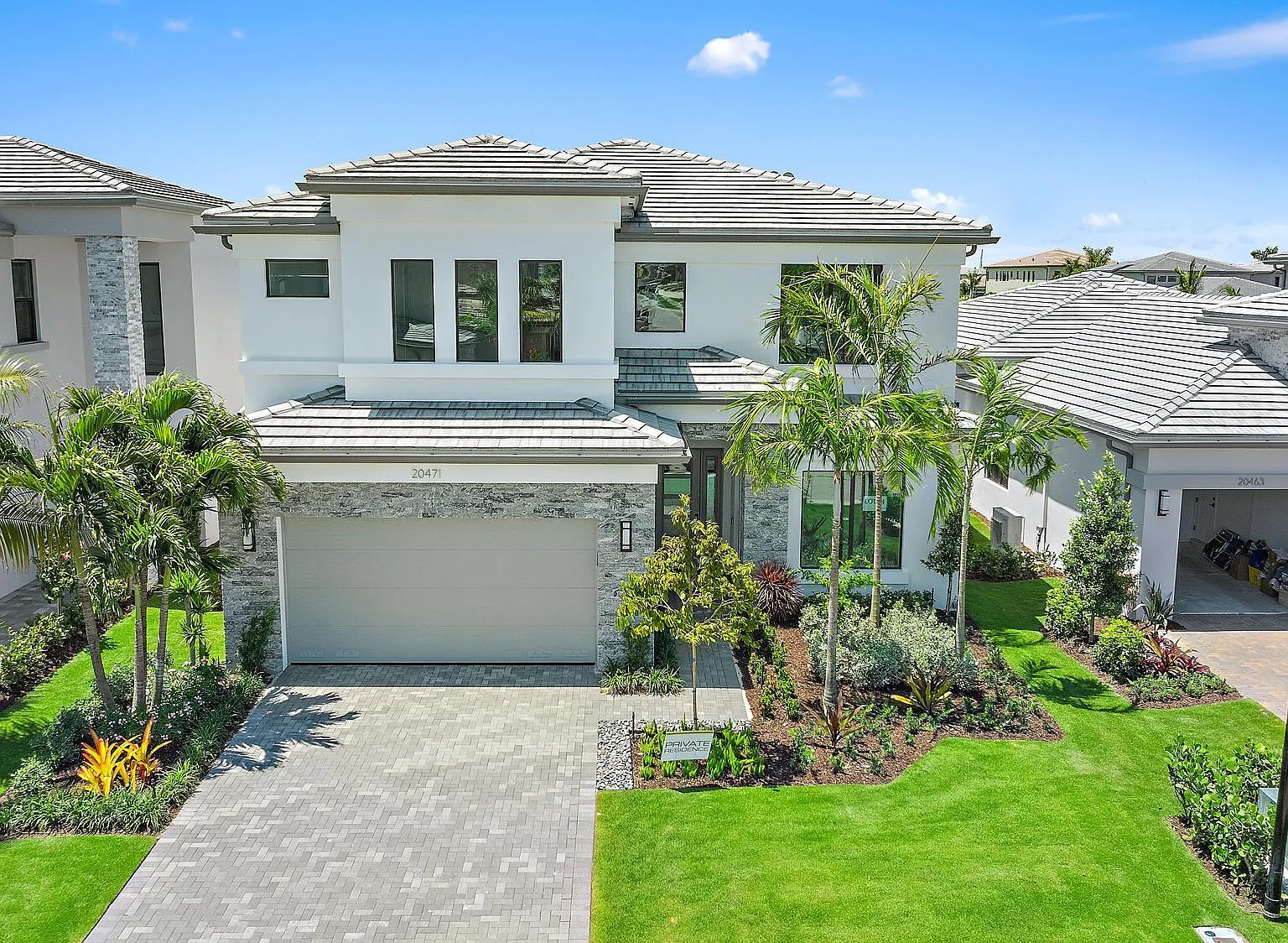 5 bed, 5.0 bath, 3882 sqft, $12,500 — Photo 3