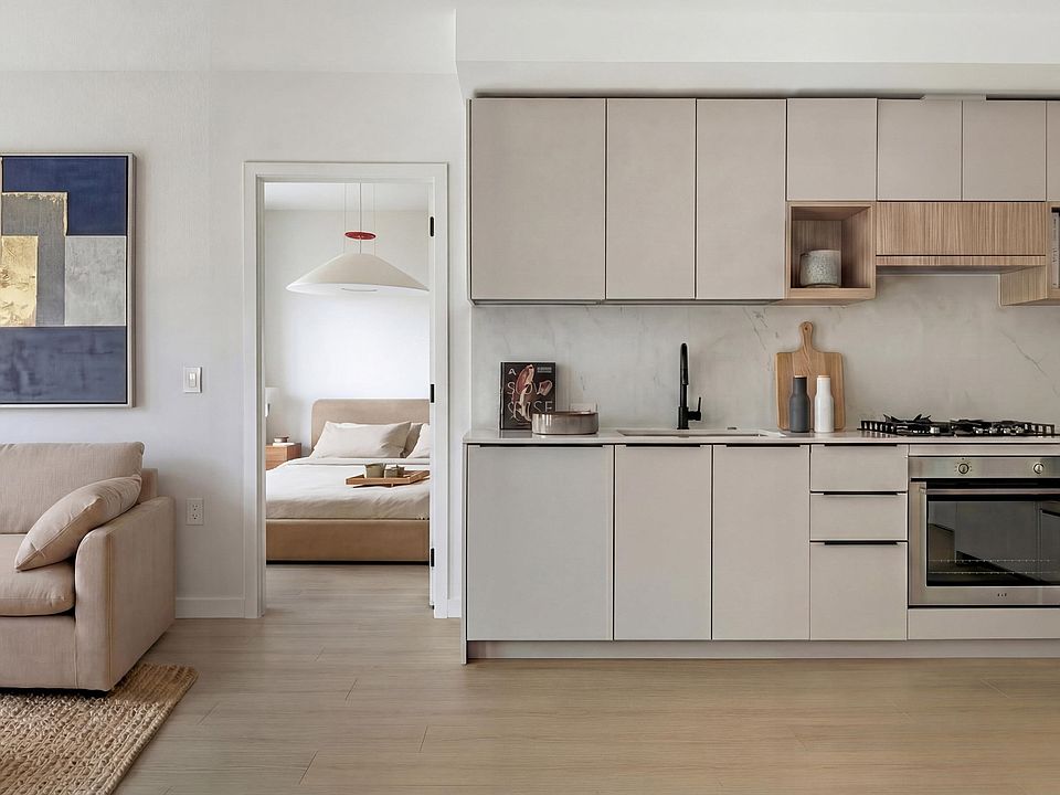 1st image of 125 Albert St #314