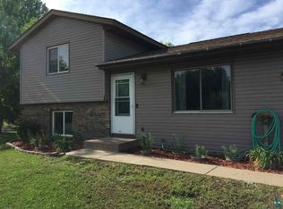 524 Birch St SW, Isanti, MN 55040