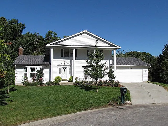 2551 Audobon Ct NE photo 1