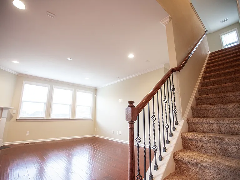 2124 Kirkwood Dr — Photo 17